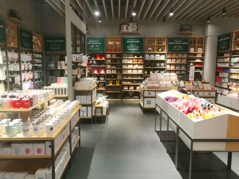 恋惠优品 全新展厅布局设计，打造连锁品牌气质范儿